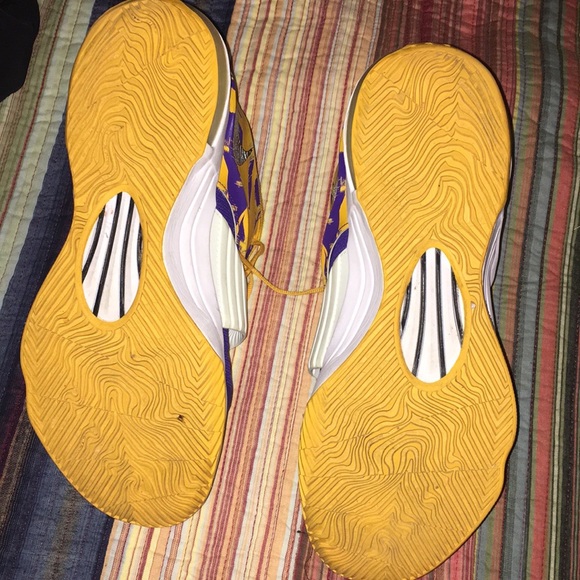 Custom KD 7 - Picture 4 of 7